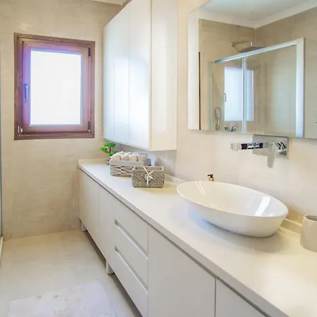 빌라 With Private Pool And Lovely View In *