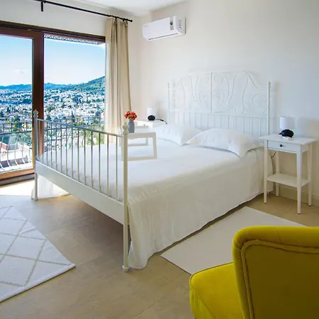 With Private Pool And Lovely View In Vilă